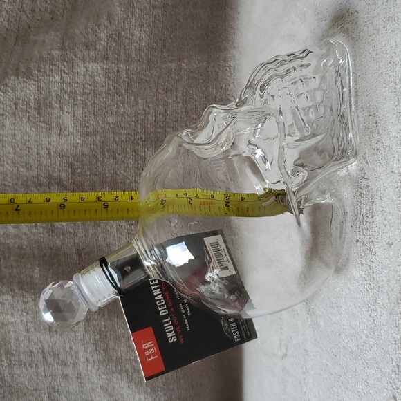 Foster and Rye Skull Decanter 750 ml - Picture 7 of 9